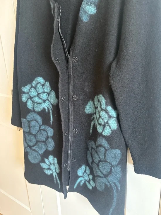 Black Open-Front Wool Cardigan with Teal Floral Accents - Picture 2 of 4